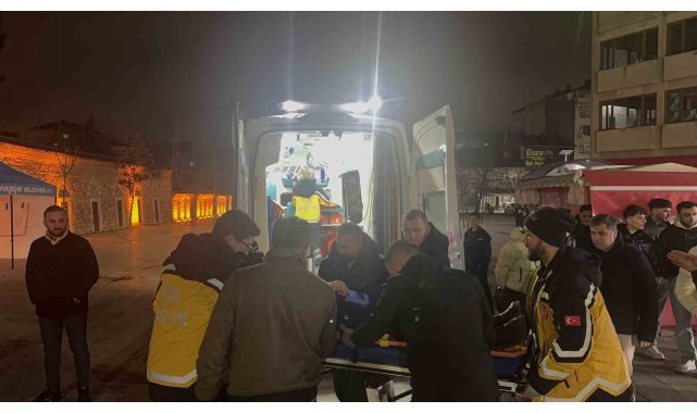 Otomobile çarpan scooter sürücüsü yaralandı