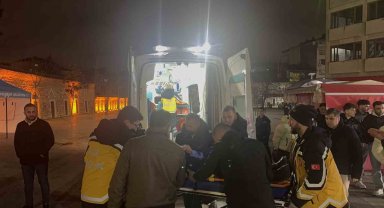 Otomobile çarpan scooter sürücüsü yaralandı