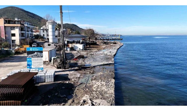 Ulaşlı Sahil şeridi fırtınaya karşı yenileniyor