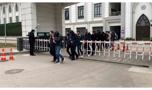 7 ilde 105 milyon liralık dolandırıcılık operasyonunun 25 zanlısı adliyeye sevk edildi