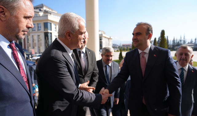 *BAŞKAN ASLANTAŞ, BAKAN KACIR İLE SANAYİ VE TİCARET GÜNDEMİNİ DEĞERLENDİRDİ*