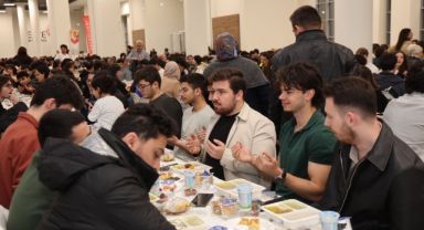 Bıyık, üniversiteli gençlerle iftar sofrasında buluştu