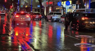 Cadde ortasında dehşet anları: Tekme ve yumruklara feci şekilde darbedildi