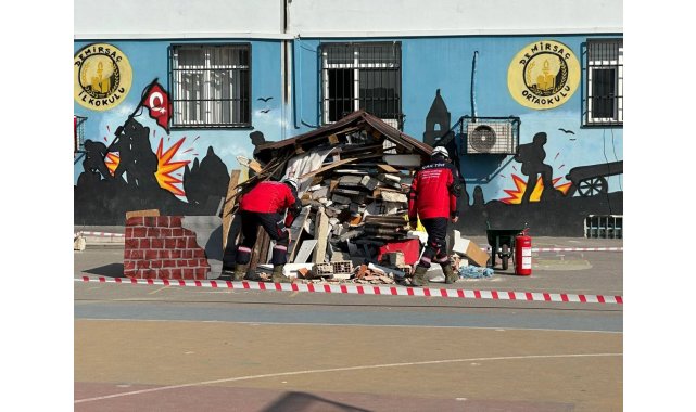 ÇAK-TİM ekiplerinden okullarda kurtarma tatbikatı