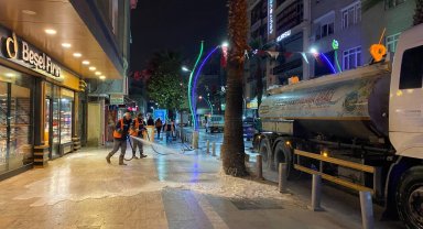 Çayırova'da bayram öncesi cadde ve sokaklar yıkanıyor