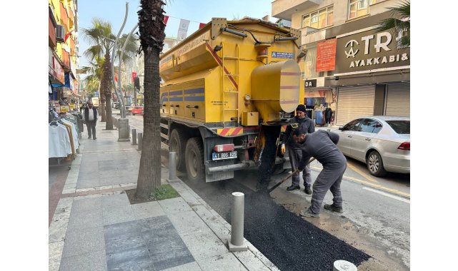 Çayırova'nın en işlek caddesinde asfalt onarımı yapıldı