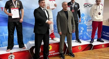 Çayırovalı kick boksçular Diyarbakır'dan 2 madalyayla döndü