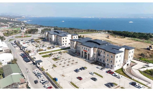 Darıca'da yeni hükümet konağı ve belediye binası hizmete başladı