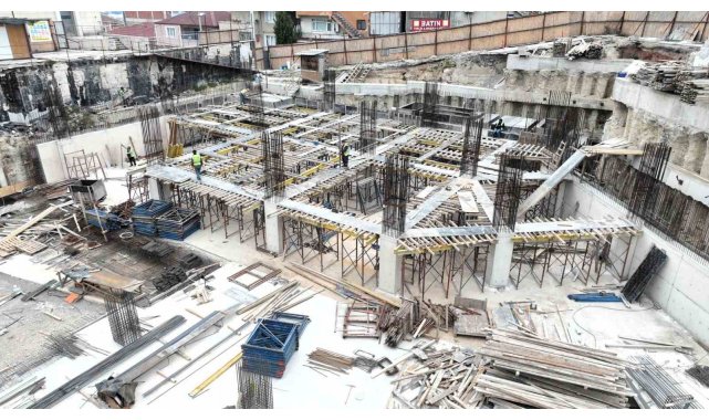 Dilovası Kent Meydanı Projesi'nde inşaat çalışmaları hızla ilerliyor