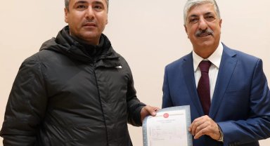 Dilovası'nda imar sorunu çözülen 423 vatandaşa tapuları dağıtıldı