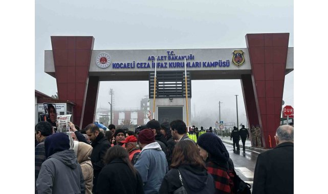 Dilovası'ndaki parfüm tesisi yangını davasında sanıklar hakim karşısında