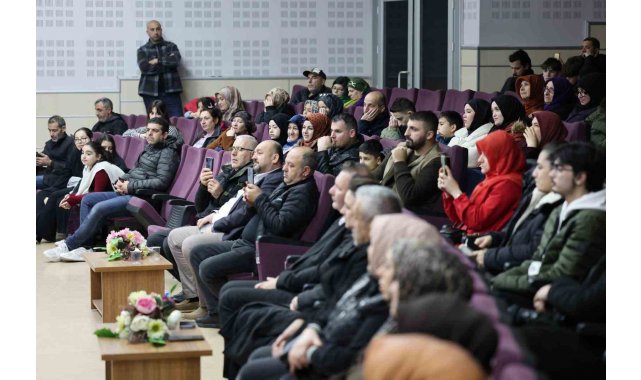 Dursun Ali Erzincanlı, Kartepe'de gönülleri fethetti