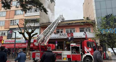 Fırının bacası tutuştu: 3 kişi dumandan etkilendi