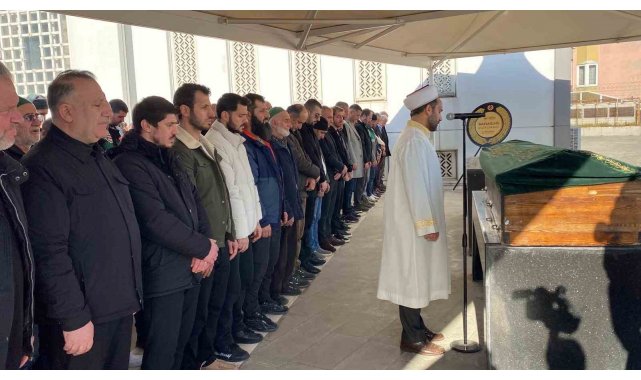 Futbolcu Mesut Özdemir'in babası Kocaeli'de son yolculuğuna uğurlandı