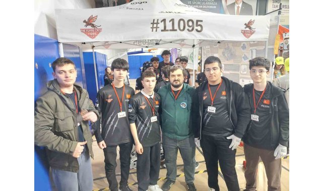 Gebze'nin Robotik Takımları Turknet'in Gigafiber'i ile desteklediği FRC'de