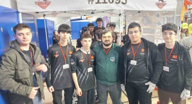 Gebze'nin Robotik Takımları Turknet'in Gigafiber'i ile desteklediği FRC'de