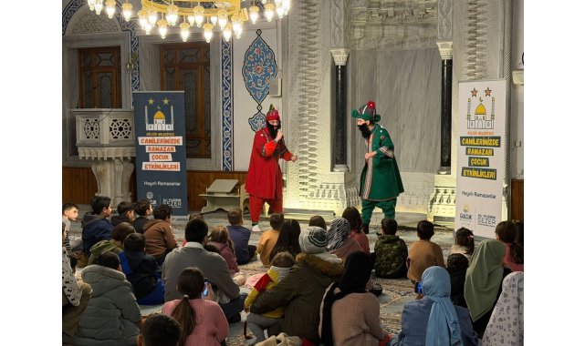 Gölcük'te çocuklar ramazan geleneklerini Karagöz ve Hacivat ile öğreniyor