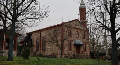 Kartepe'de bayram öncesi camilerde temizlik çalışması yapıldı