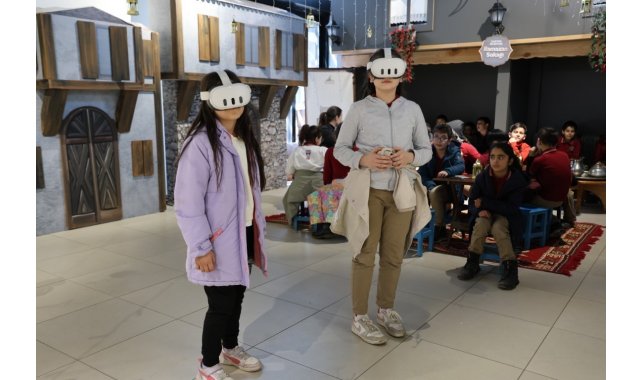 Kartepe'de öğrenciler gelenekle teknolojiyi bir arada yaşadı