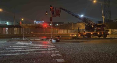 Kocaeli'de işçi servisi ile otomobil çarpıştı: 11 yaralı