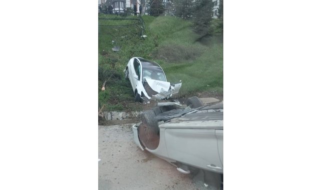 Kontrolden çıkan elektrikli araç otoparkı savaş alanına çevirdi