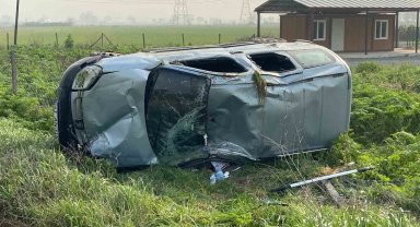 Kontrolden çıkan hafif ticari araç takla attı, sürücü yaralandı