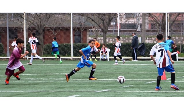 Körfez'de 250 öğrenci şampiyonluk için yarışıyor