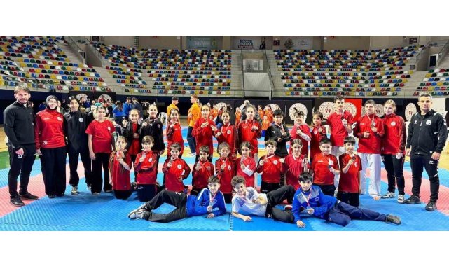 Körfezli karateciler il seçmelerinde 20 madalya kazandı