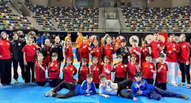 Körfezli karateciler il seçmelerinde 20 madalya kazandı