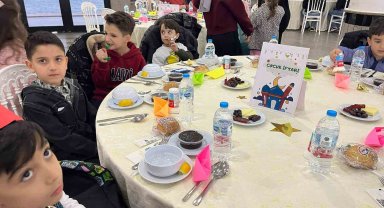 Merih Demiral'dan ilkokul öğretmenine jest