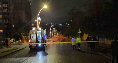 Motosiklet beton bariyerlere çarptı: 1 ölü