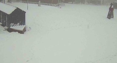 Nisan öncesi Kartepe'de kar sürprizi