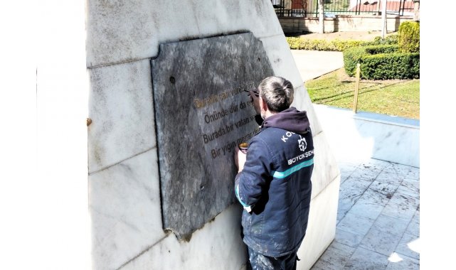 Şehitlikler 18 Mart'a hazırlanıyor