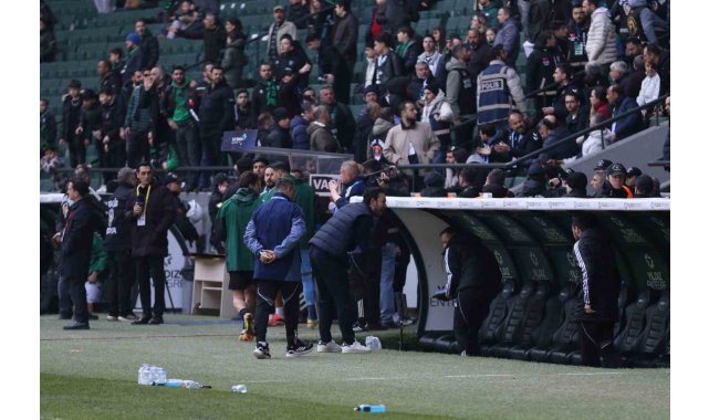 Selçuk İnan'dan görülmemiş protesto