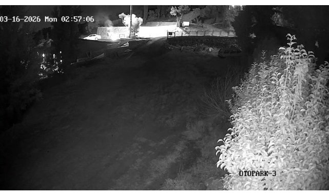 Sohbet ederken 4 metre yükseklikten beton zemine düştü