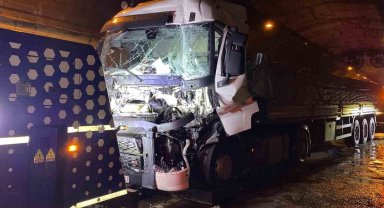 TEM'de tünel içinde 4 araç çarpıştı, sıkışan tır sürücüsü yaralandı