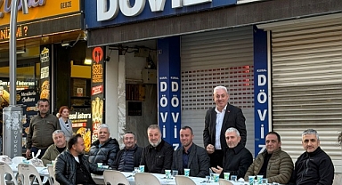 YENİ ÇARŞI'DA GELENEK BOZULMADI: AHMET MALKOÇ 8'İNCİ İFTAR SOFRASINI KURDU