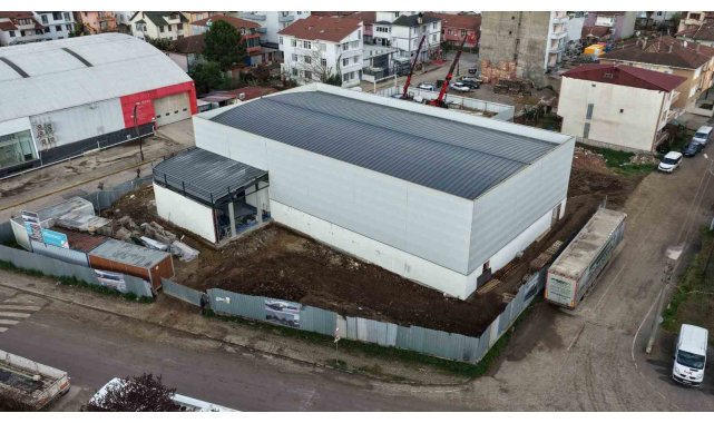 Başiskele'de "Genc-i Âlâ Kapalı Spor Salonu" yükseliyor