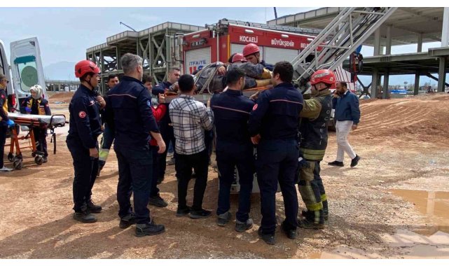 Beton perdah makinesinin çarptığı işçi ağır yaralandı
