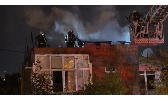 Çatı katında yangın paniği