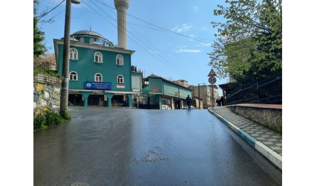 Dilovası'nda sokaklar sabunlu suyla yıkandı