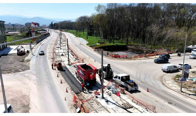 Kartepe Tramvay Hattı'nda duraklar kurulmaya başlandı