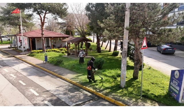 Kartepe'de yeşil alanlarda bakım ve temizlik çalışmaları sürüyor
