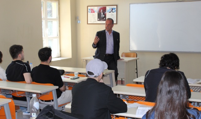 Kocaeli Üniversitesi Hereke Ömer İsmet Uzunyol MYO’da Dış Ticarette Yeni Eğitim Modeli konuşuldu