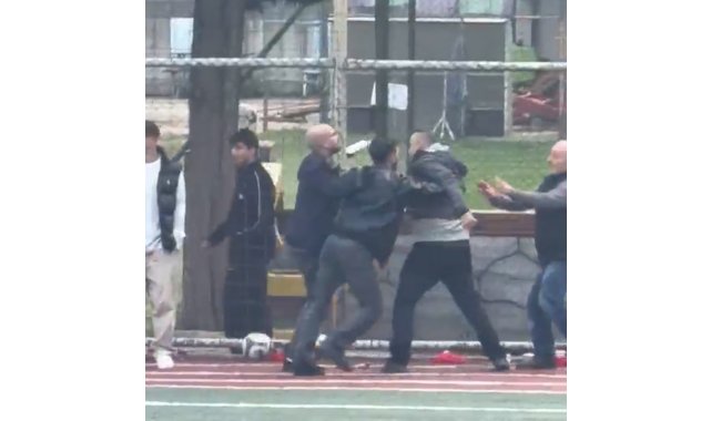 Kocaeli'de kadın hakeme saldırı girişimi kamerada