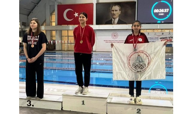 Körfezli genç yüzücüler TDT yüzme elemelerinde bölge birincisi oldu