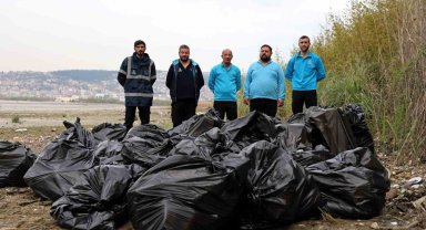 Mavi Takım'dan sahilde temizlik: 50 torba atık toplandı