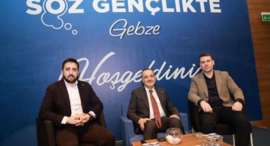 MEŞALELERLE KARŞILANAN ŞAHİN TALUS, GEBZE GENÇLİĞİYLE BULUŞTU