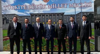 MHP KOCAELİ, BAHÇELİ’NİN GRUP TOPLANTISINDA TEK YÜREK