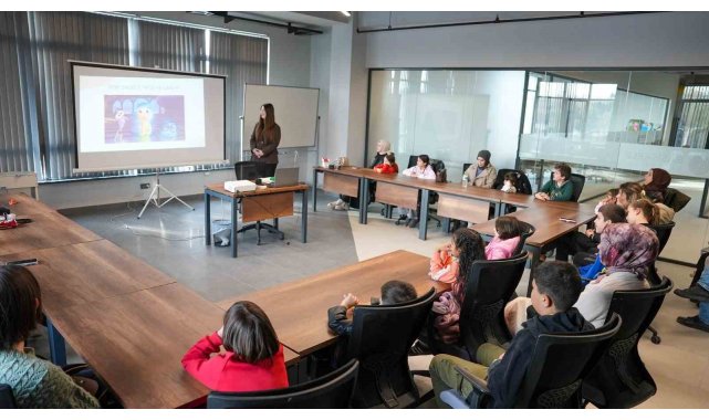 Sadece film izlemediler, duygularını keşfettiler